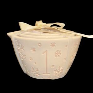 Snowflake Measuring Cups by Rae Dunn